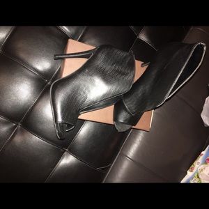 Black Textured Open toe bootie